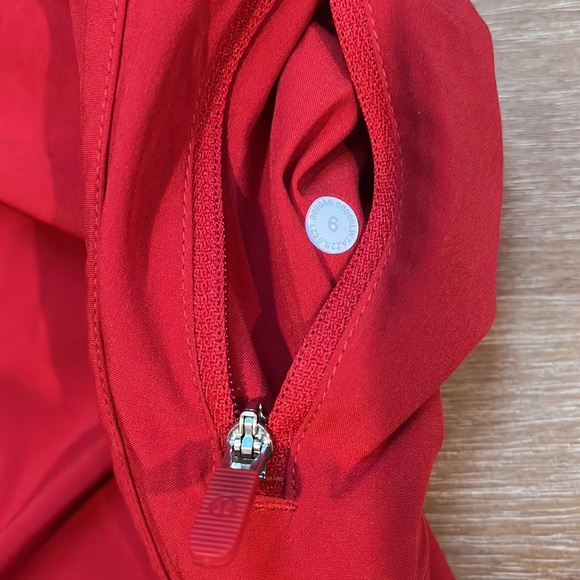 Lululemon athletics Tracker Short - size 6 - Picture 5 of 6